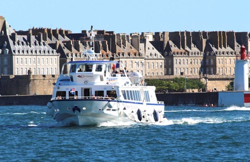 Dinard Apartment | Beau T2 Duplex Hyper Centre 400m Plage Calme Wifi