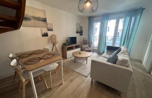 Saint Michel Apartment | Beau T3 - Stationnement privé