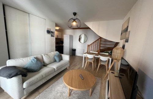 Saint Michel Apartment | Beau T3 - Stationnement privé