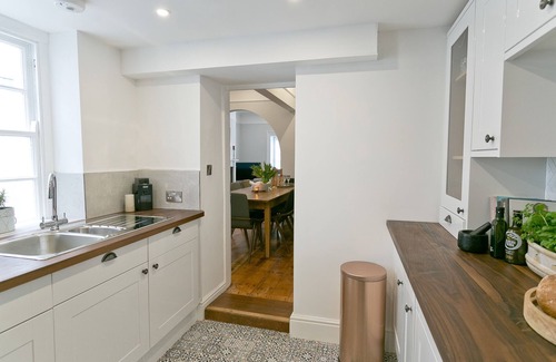 Beaumaris Apartment | Beau Townhouse - a coastal that sleeps 10 guests in 5 bedrooms