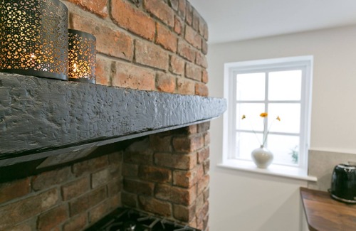 Beaumaris Apartment | Beau Townhouse - a coastal that sleeps 10 guests in 5 bedrooms