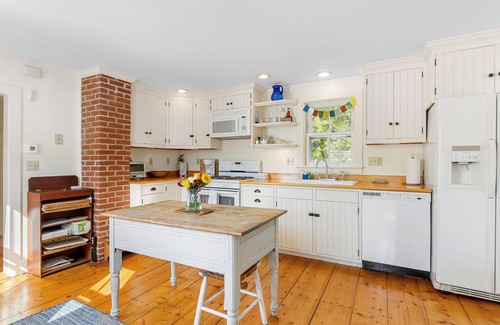 Camden Cottage | Beauchamp Cottage, near Rockport Harbor and golf course
