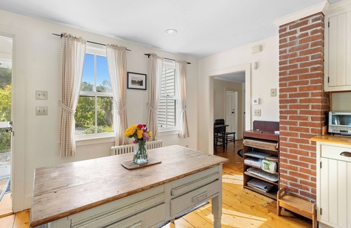 Camden Cottage | Beauchamp Cottage, near Rockport Harbor and golf course