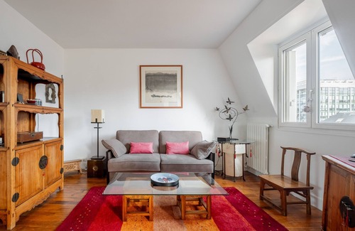 Grenelle Apartment | Beaugrenelle Skies, by Veeve