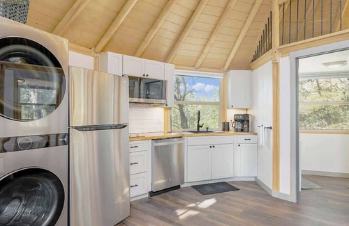Canyon Lake Cabin | Beaumont: Hill Country Luxury Yurt-Cabin I Hot Tub