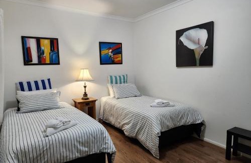 Berwick Bed & Breakfast | Beaumont Waters Unit,2 bedrooms,3 beds