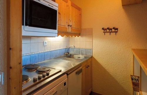 Doucy-Combelouviere Apartment | Beauregard 2P5H - One Bedroom Apartment, Sleeps 5