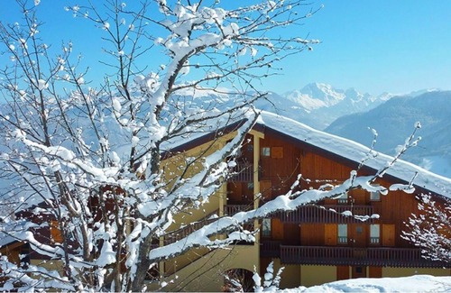 Doucy-Combelouviere Apartment | Beauregard 2P5H - One Bedroom Apartment, Sleeps 5