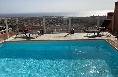 Caleta de Fuste Villa | Beautiful villa with spectacular views across Caleta.