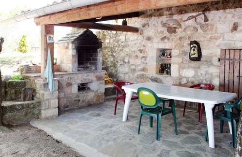 Saint-Genest-de-Bauzon House | Beautiful private villa for 4 guests with TV, terrace and pets allowed