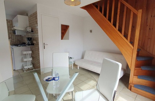 Saint-Jouan-des-Guerets Apartment | Beautiful apartment for 4 guests with WIFI, pool, TV and terrace