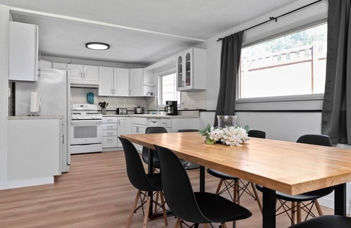 Tudor Area Apartment | "Beauties of Alaska" - Peaceful Home and Garden
