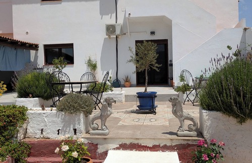 Villanueva del Trabuco Apartment | Beautiful studios with mountain views