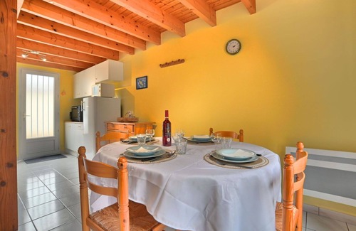 Dolus-d'Oleron House | Beautiful villa for 4 guests with WIFI, TV and terrace