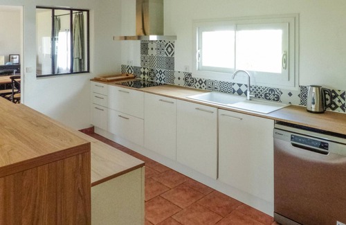 Saint-Sulpice-de-Faleyrens House | Beautiful vacation home in white Bordelais stone in the heart of the vineyards of Saint Emilion.