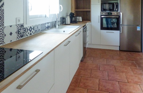 Saint-Sulpice-de-Faleyrens House | Beautiful vacation home in white Bordelais stone in the heart of the vineyards of Saint Emilion.