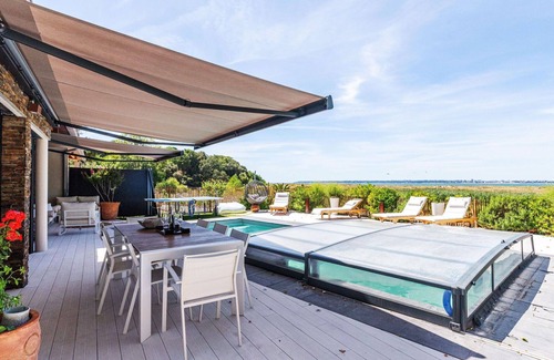 Saint-Brevin-les-Pins House | Beautiful villa for 6 guests with WIFI, private pool, TV and terrace