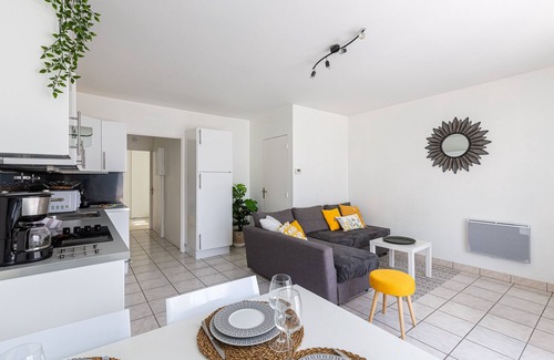 Saint-Medard-en-Jalles Apartment | Beautiful apartment with Balcony