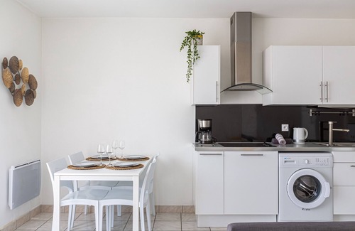 Saint-Medard-en-Jalles Apartment | Beautiful apartment with Balcony