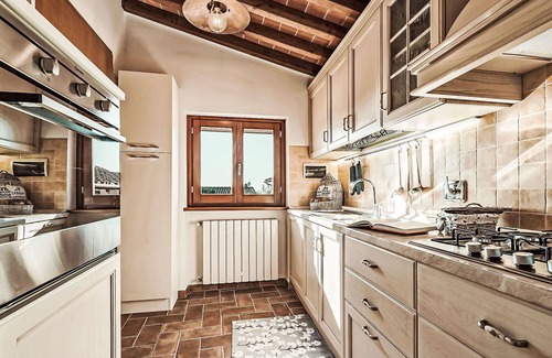 Castiglion Fiorentino Villa | Beautiful private villa for 11 guests with WIFI, A/C, private pool, TV and patio