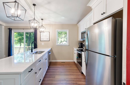 Terrell House | Beautiful & Updated Lakefront Getaway on a Peaceful Deep-Water Cove!