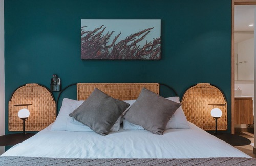 Laureles - Estadio Apartment | Beautiful 1,162ft Apt. 24/7 Front Desk - Alori 203