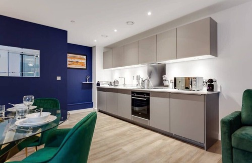The Westside Apartment | Beautiful 1 Bed Apartment in Central Birmingham
