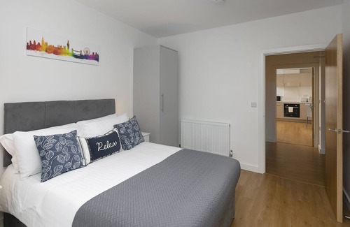 Norwood Green Apartment | Beautiful 1 Bed Apartment close to Heathrow Airport
