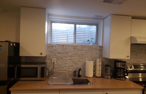 Richmond Hill Apartment | Beautiful 1 Bed+ Den Basement apartment in Richmond Hill