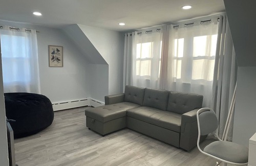 Franklin Square Apartment | Beautiful 1-bedroom apartment in charming Franklin Square LI, close to the city