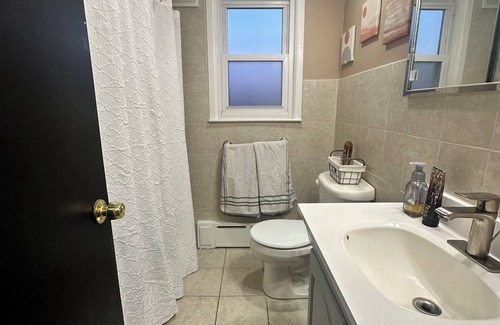 Franklin Square Apartment | Beautiful 1-bedroom apartment in charming Franklin Square LI, close to the city