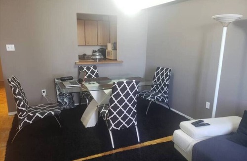 Wychwood Apartment | "Beautiful 1 bedroom apartment 5min to downtown!"