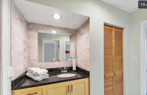 North Trail Apartment | Beautiful 1 Bedroom Apt A close to Downtown and Beaches