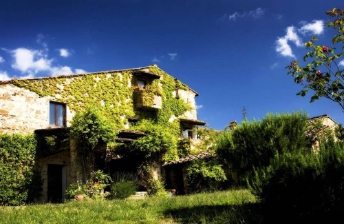 Barberino Val d'Elsa Cottage | Beautiful 1-bedroom cottage with garden and views over olive groves, pool