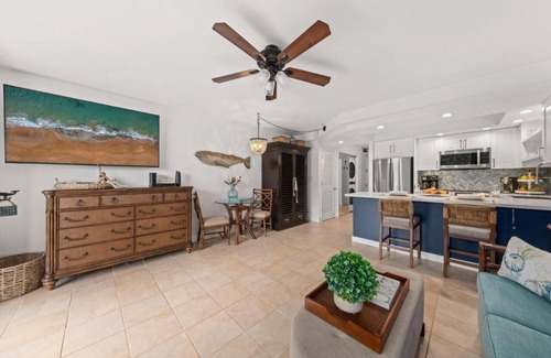 Honokowai Resort | Beautiful 1 bedroom in Lahaina resort with fitness room, AC, and WiFi
