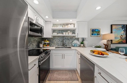 Honokowai Resort | Beautiful 1 bedroom in Lahaina resort with fitness room, AC, and WiFi