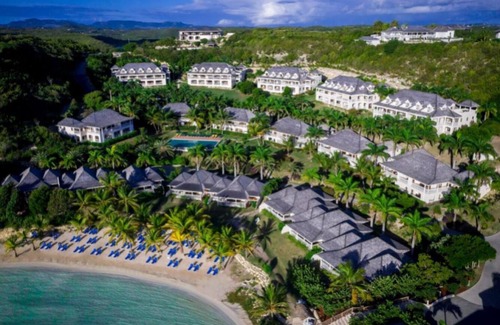 Saint Phillip Parish Condo | Beautiful 1-Bedroom Suite, Restaurant, Pool & Beach Access