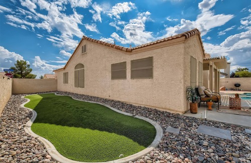 North Las Vegas House | Beautiful 1 Story Pool Home!