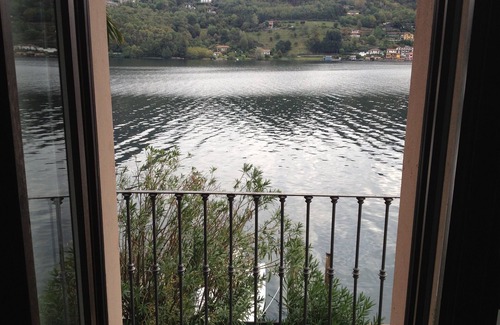 Orta San Giulio Apartment | Beautiful 100 sqm apartment with private garden directly on the lake