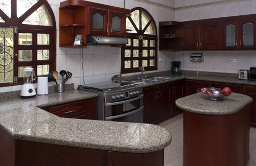 Manga House | Beautiful 11 Bedroom Mansion Near the Old City