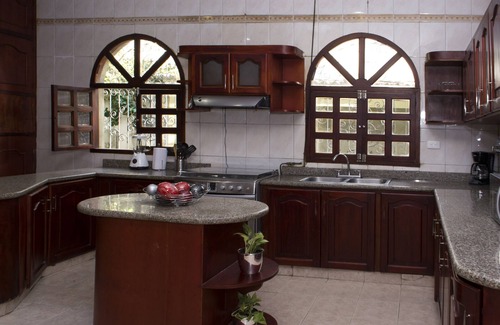 Manga House | Beautiful 11 Bedroom Mansion Near the Old City