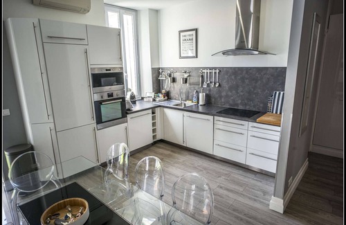 Le Suquet Apartment | Beautiful 120m2 Flat in bourgeois building with terrace