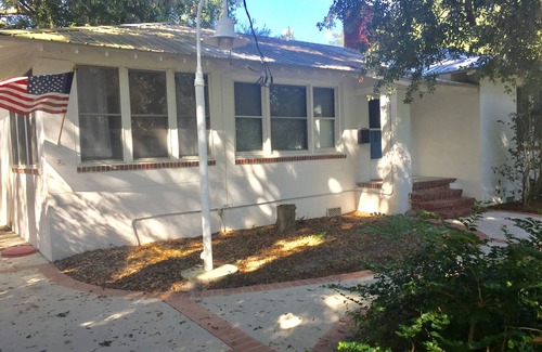 Miramar House | Beautiful 1940’s Bungalow