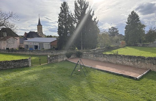 Cindre Cottage | Beautiful 19th-century restored house with terrace and garden in Cindré