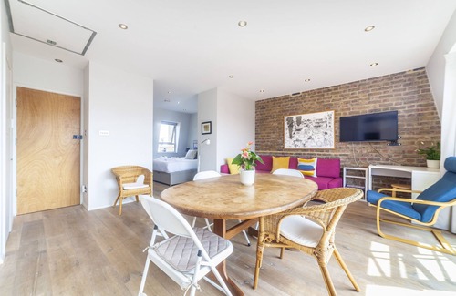 Stepney Green Apartment | Beautiful 1Bed Apt with Stunning Views over City