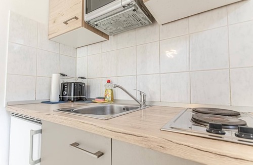 Nibelungen-Viertel Apartment | Beautiful 1BR Apt, 10 Min to Westbahnhof
