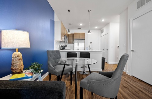 Riverside Apartment | Beautiful 1BR in Riverside 0833
