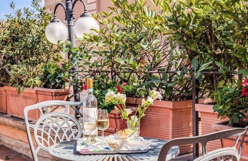 Rome City Centre Apartment | Beautiful 1BR Suite with City View in Rome