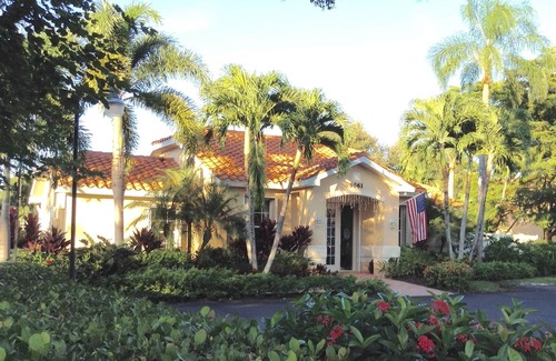 Bonita Springs Condo | Beautiful 1st Floor 2 Bedroom Condo with Courtyard in Golf Course Community