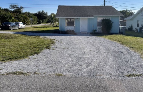 Florida Ridge House | Beautiful 2/1 in a quiet neighborhood